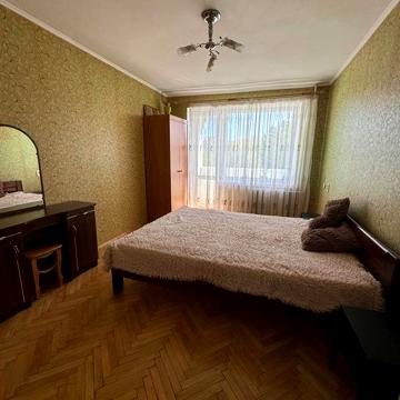 2кім квартира в центрі міста на 4 пов , окремі кімнати