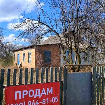 Житловий будинок в селищі Диканька Полтавської області