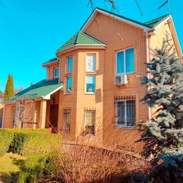 Будинок 227м², с. Лісники, меблі, техніка, видова ділянка, 2 підїзди.