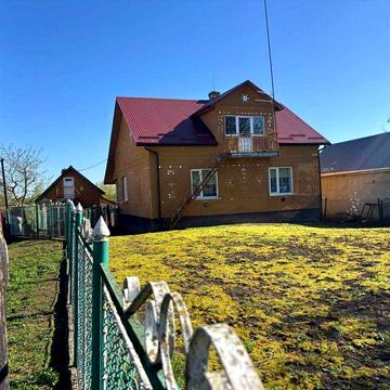Продаж будинку, Долобів