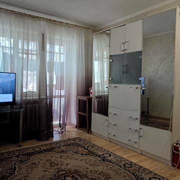 Космонавтів вул., 29/1