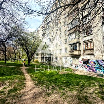 Продам 2к.квартиру вул. Попова 6. Цегла, газ.