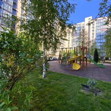 Аренда квартиры в River Park. Окна с видом во двор.