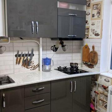 Сдам. 3 комн квартира 2 этаж, середина дома, центр.