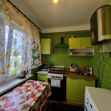 Сдам недорого 4к.кв.Чаривная.FINKA