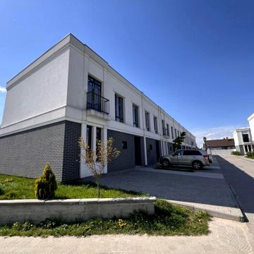 Таун Хаус Нові Петрівці