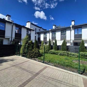 Таунхаус з ремонтом та меблями