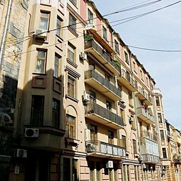 Карантинна вул., 14