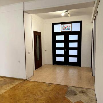 Продаж 2к Квартира Барвінських Родини вулиця