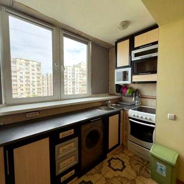 1к загальна 40м2 м. Берестейська 15хв їзди б-р Гавела 36-Б