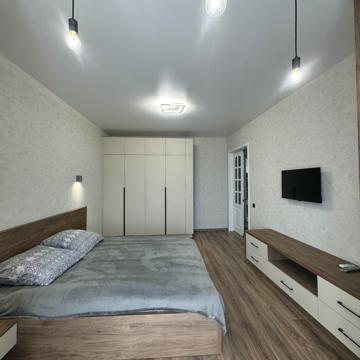 Велика Перспективна вул., 8