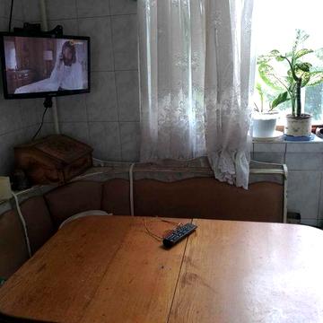 продам 3 кв м Дворец Спорта ул,Каденюка