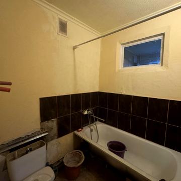 Дванадцятого Квітня вул., 26