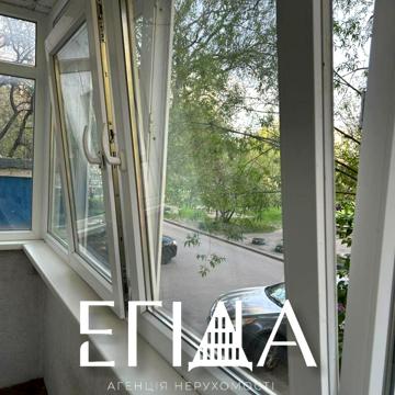 Державності вул., 21
