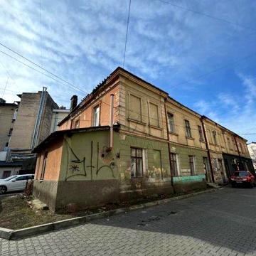 Продаж  3 к квартири у самому центрі