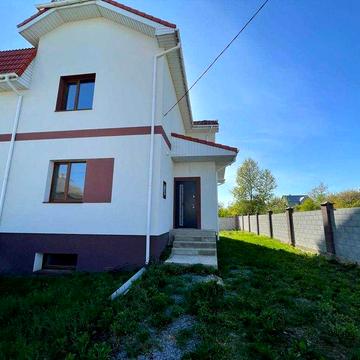 Продам котедж в Колоденці з комунікаціями