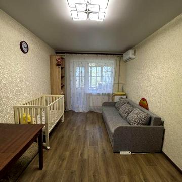 Продаж 1-к квартири , вул.  Олексія Поради