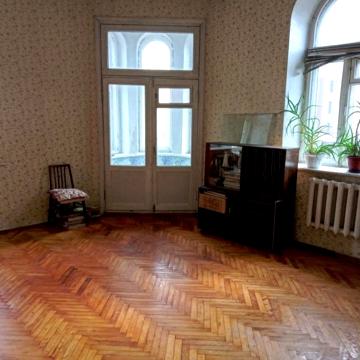 Бульварно-Кудрявська вул. (Воровського), 30