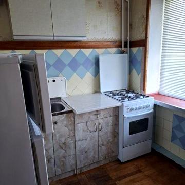 Сдам 3-х комн. кв-ру. в р-не 10-й школы.
