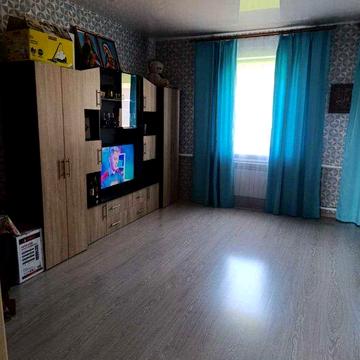 Частина будинку біля річки Остерка