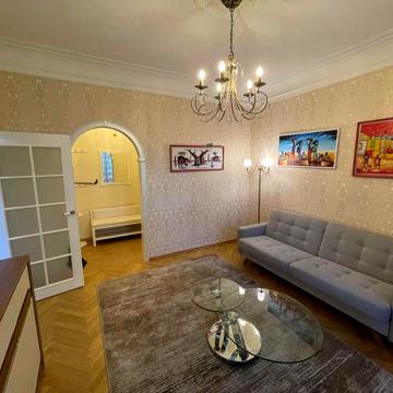 Тараса Шевченка бульв., 10