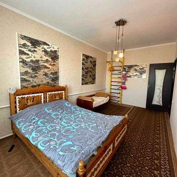 БЕЗ КОМІСІЇ! Капітальний будинок, 5 кім, цегляний, жилий стан.