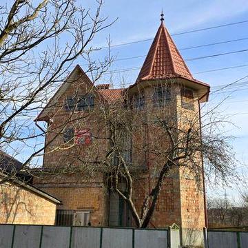 Продається 5ти кімнатний будинок біля вул.  Хотинська