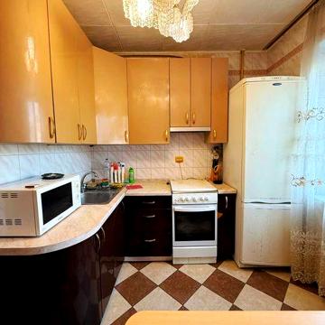 Виноградар, вул. Вишгородська 32/2, роздільна 3-х кім.
