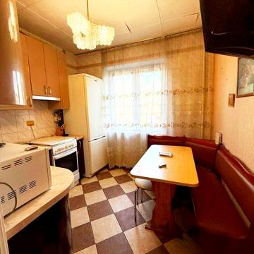 Виноградар, вул. Вишгородська 32/2, роздільна 3-х кім.