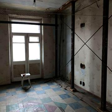 Продам 4х (ЧЕТЫРЕХ) комнатную квартиру в центре Каменского.