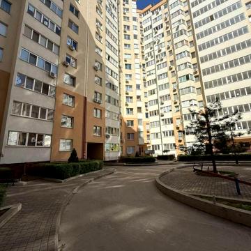 Радужна вул., 22