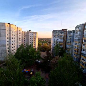 Здам трикімнатну  квартиру  на Василя Стуса  76