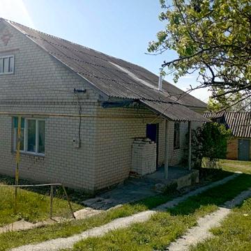 Продам будинок зі зручностями