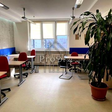 Продаж 1к квартири 58.60 м2 вул. Срібнокільська 1 Метро Позняки