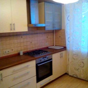 Продам ДВОХ ЧЕШКУ, КОМАРОВА (Скальда), ПАРК ЖОВТНЕВИЙ, меблі! техніка!