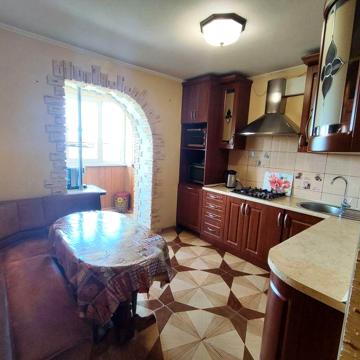 Продаж 2 рівневої 5-кім. кв. Щурата.