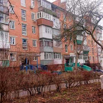 Трехкомнатная на Вокзальной.Комнаты раздельные.Кирпичный дом.