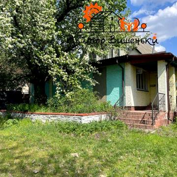 Будинок  поруч з центром і лісом . Вишеньки .