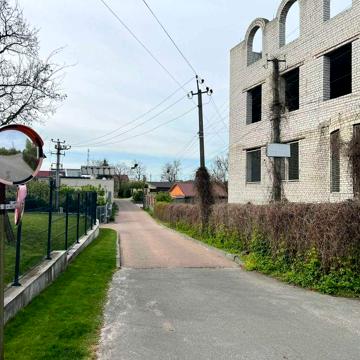 Продаж недобудованого котеджу,біля моря. Лютіж