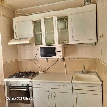 Продам 3кв метро Барабашова 40000