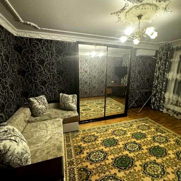 Академіка Павлова вул., 156