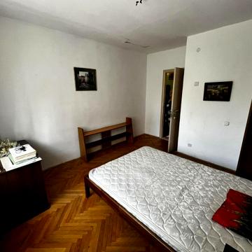Ніжинська вул., 36