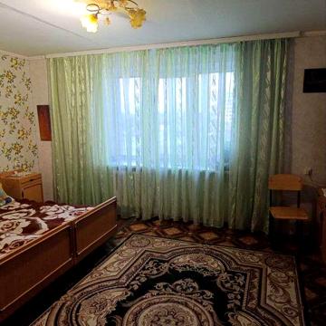 Продаж великої квартири вул. О. Теліги 15/1. Терміново