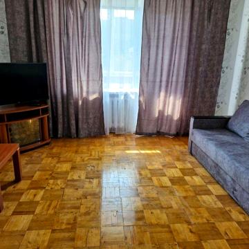 Продам 2 квартиру  р-н центрального рынка