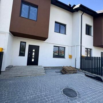 Продаж добротного котеджу у Рудно