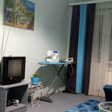 Бахмацька вул., 10