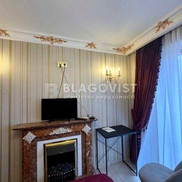 Печерськ! 1-кімнатна на Маккейна, 30 м² — без комісії