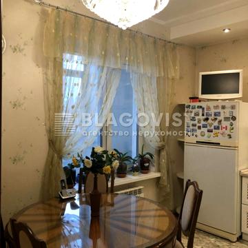 Дмитрівська вул., 69
