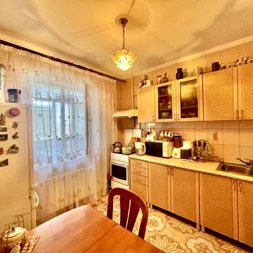 Продам простору однокімнатну квартиру з меблами та технікою