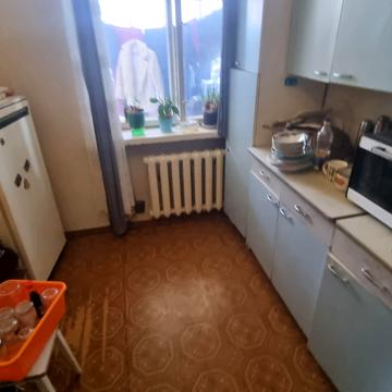 Єреванська вул., 32